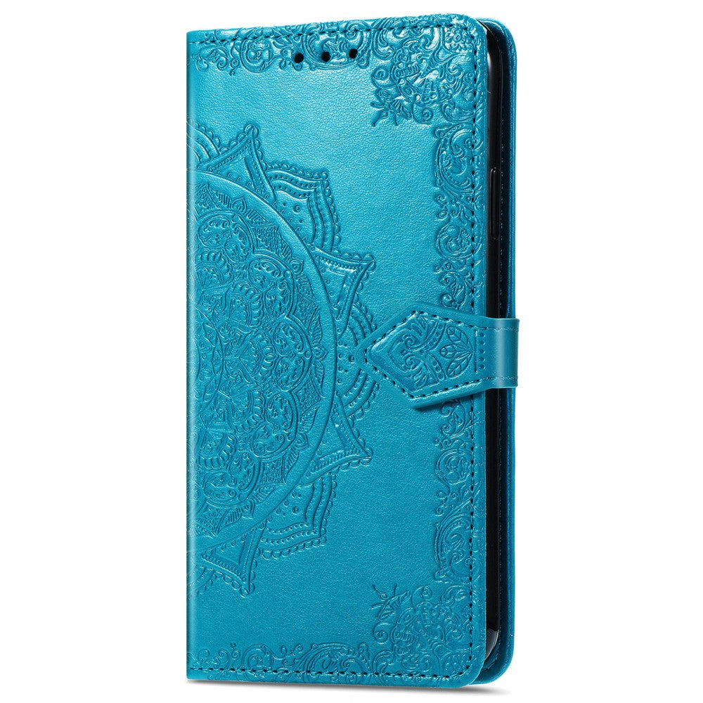 Mandala iPhone 16 leather case - Blue