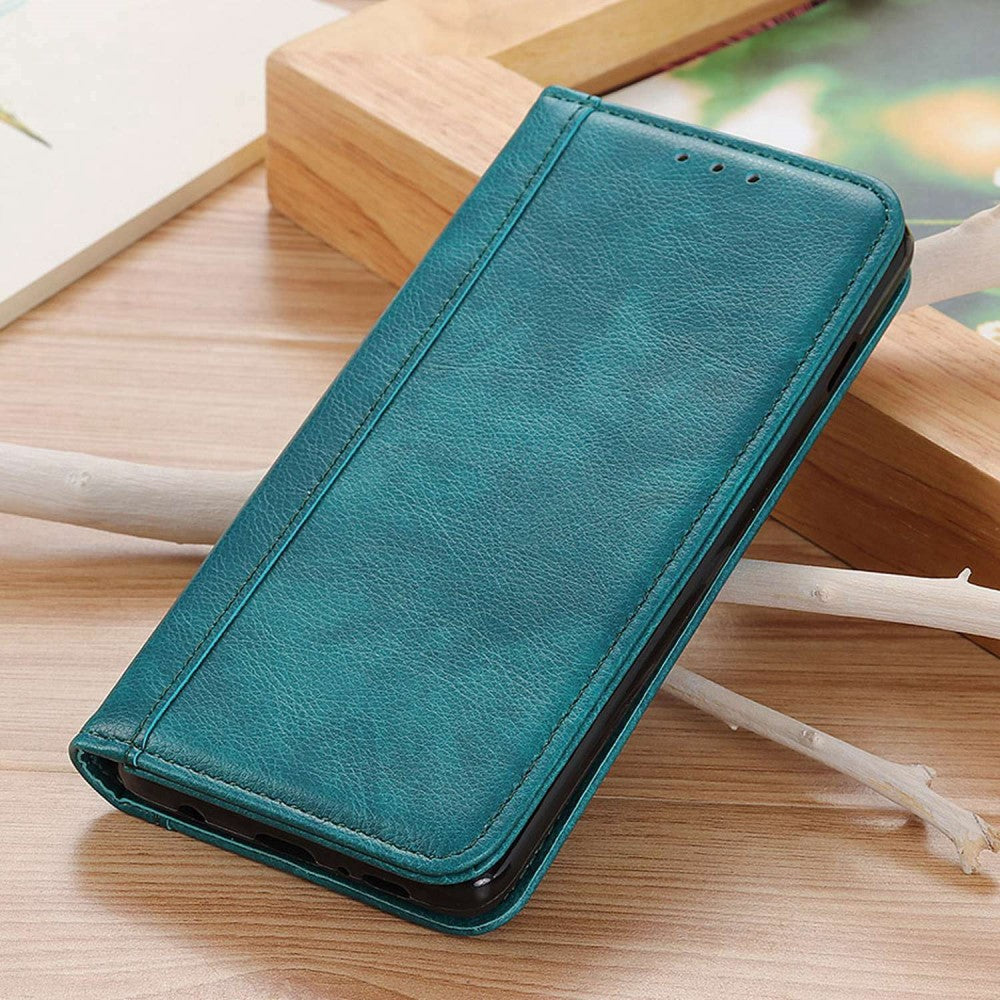 iPhone 16 genuine leather case with magnetic closure - Green