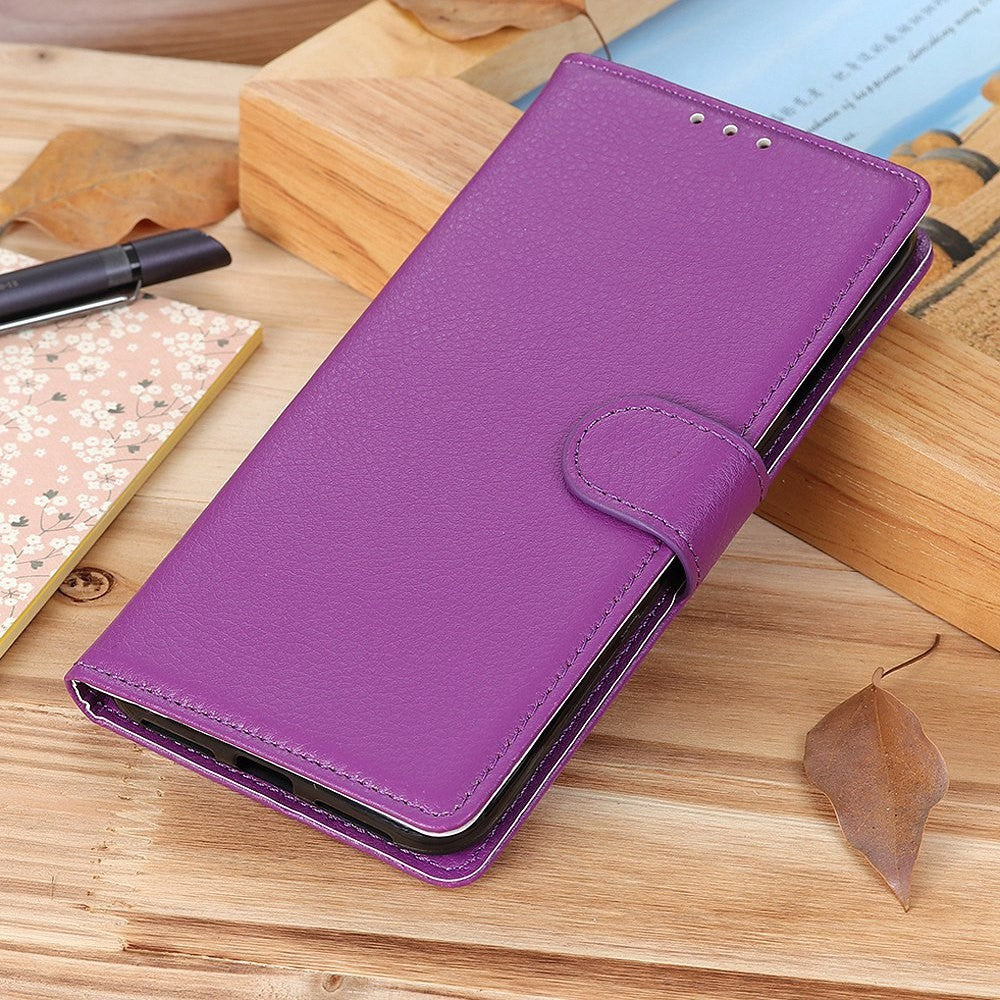 Classic iPhone 16 flip case - Purple